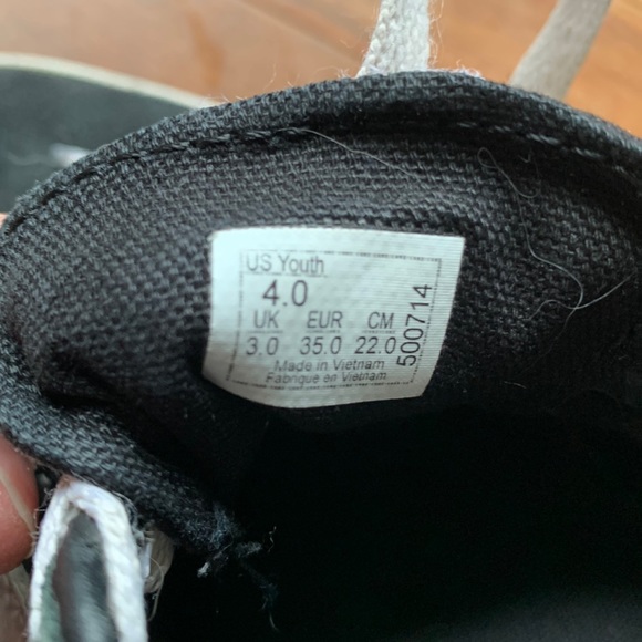 Youth Vans, size 4 - Picture 5 of 5